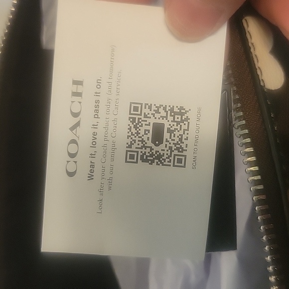 Coach - Picture 5 of 8